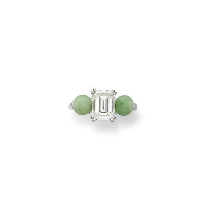 A JADE AND DIAMOND RING