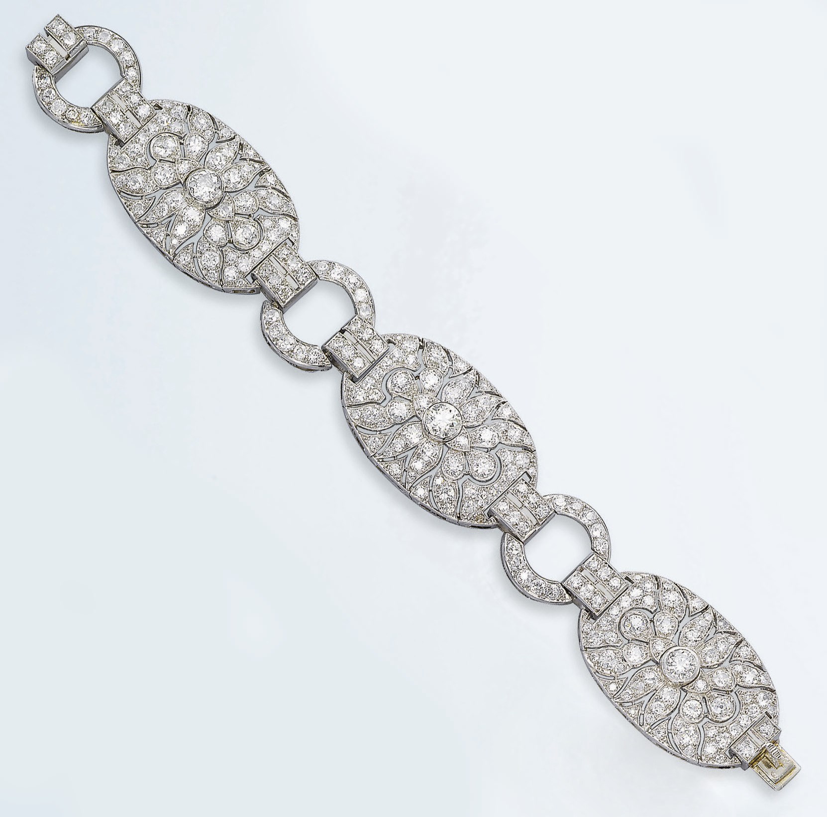AN ART DECO DIAMOND BRACELET