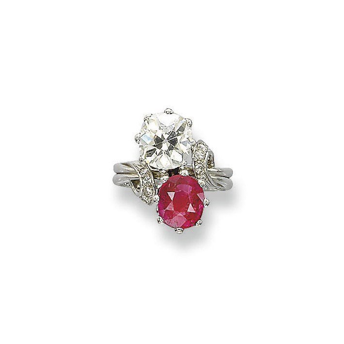 A RUBY AND DIAMOND 'TOI ET MOI' RING