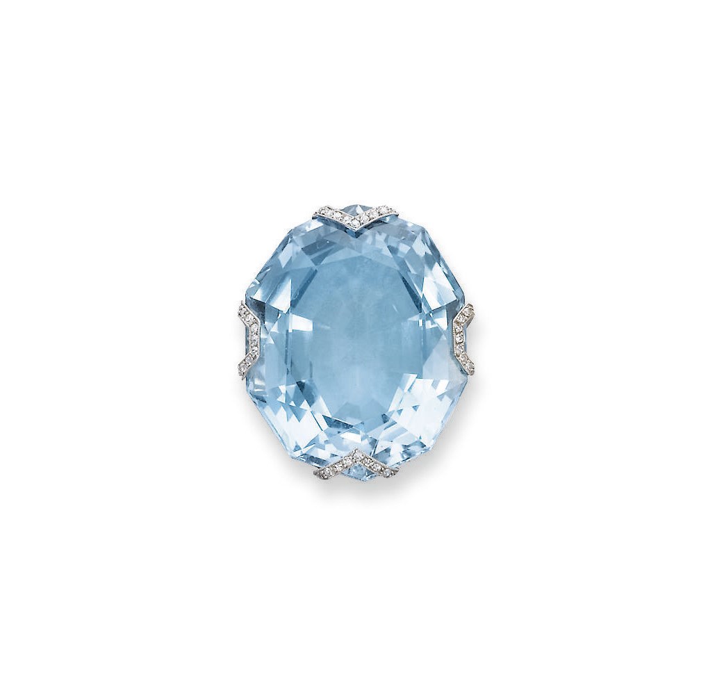 AN ART DECO AQUAMARINE PENDANT