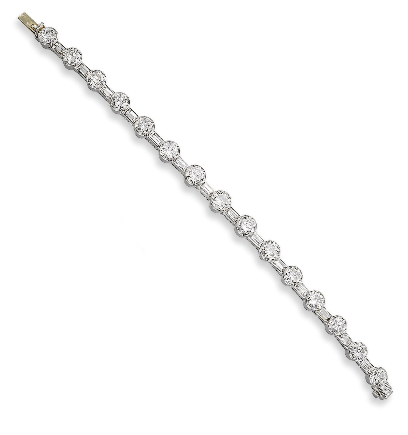 AN ART DECO DIAMOND BRACELET