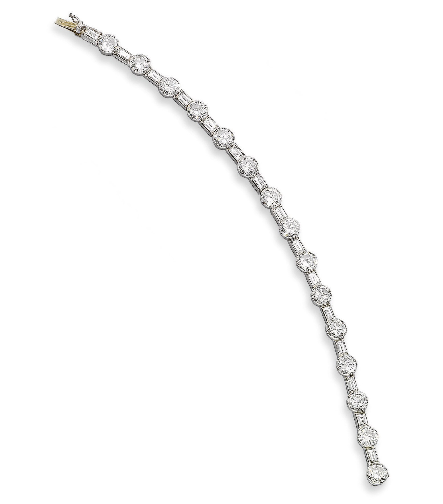 AN ART DECO DIAMOND BRACELET