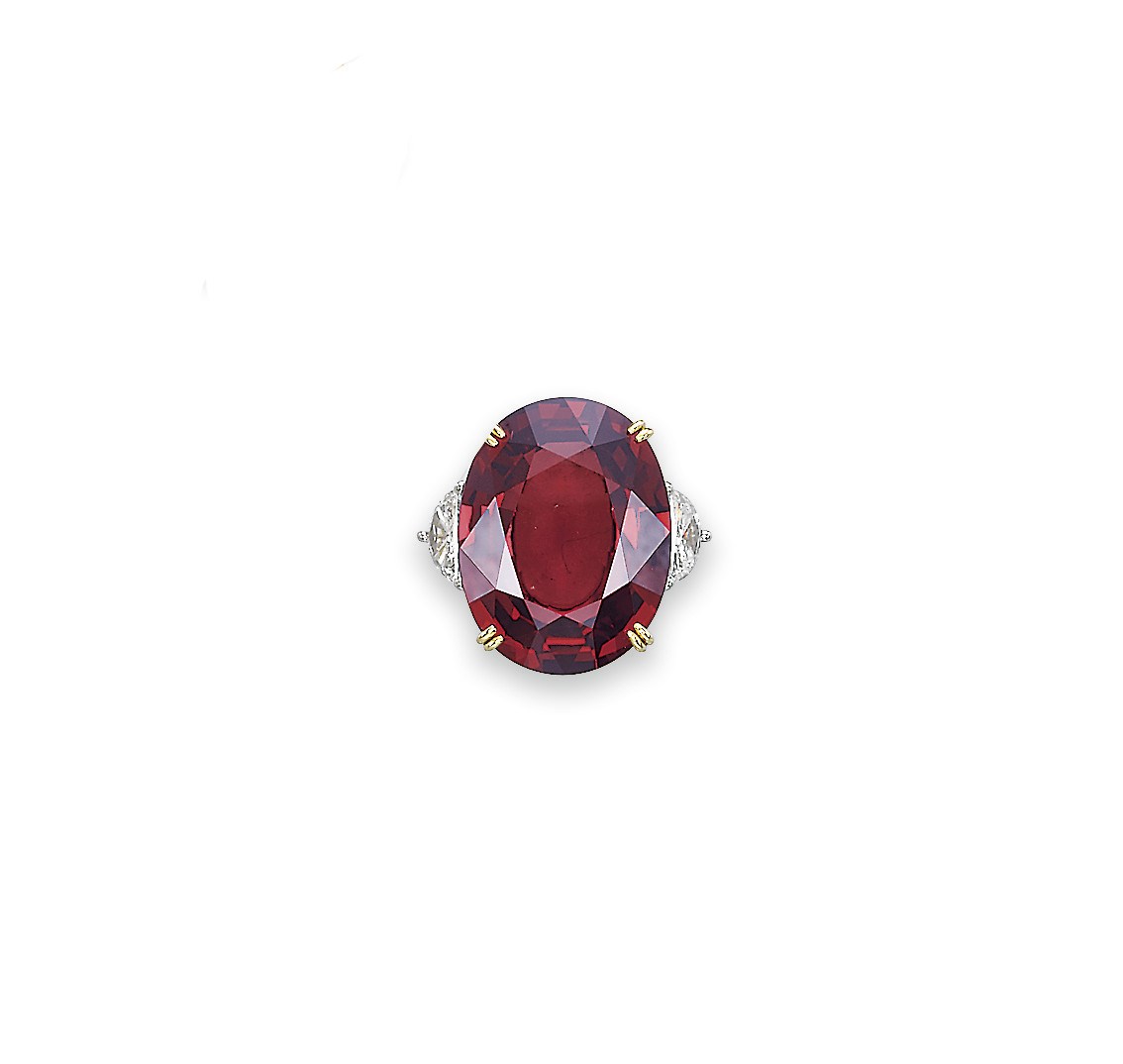 A LARGE SPINEL AND DIAMOND RING