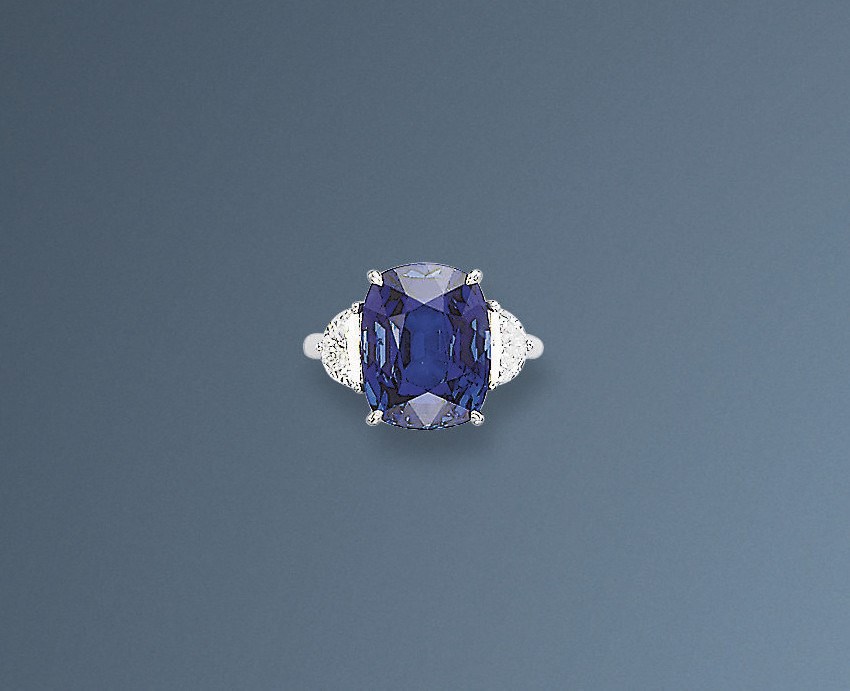 A FINE SAPPHIRE AND DIAMOND RING