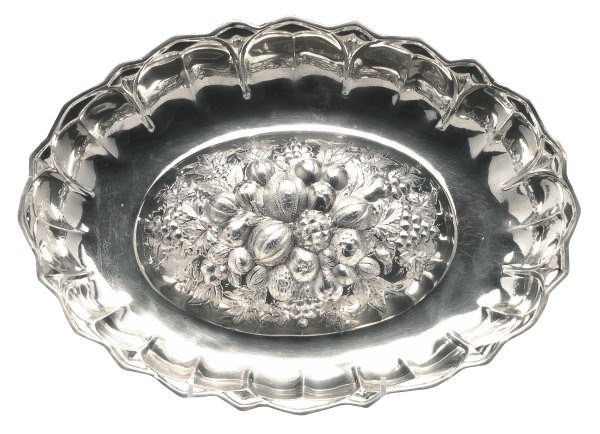 A VICTORIAN SILVER GILT SCALLOPED REPOUSSE OVAL BOWL,