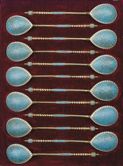 A RUSSIAN ENAMELED SILVER SET OF TWELVE SPOONS,