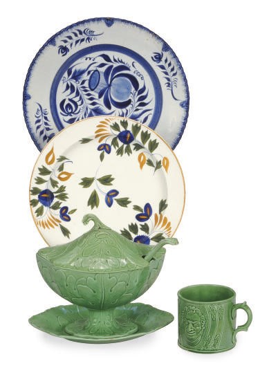 A GROUP OF STAFFORDSHIRE CREAMWARE AND PEARLWARE DESSERT WARES,