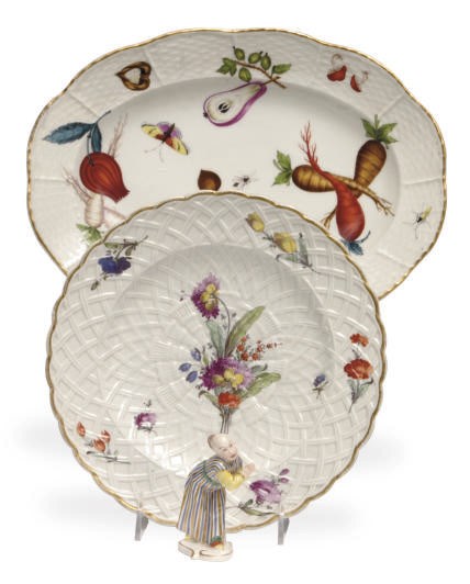 TWO GERMAN PORCELAIN DESSERT PLATES AND AN OVAL HUNGARIAN DISH,