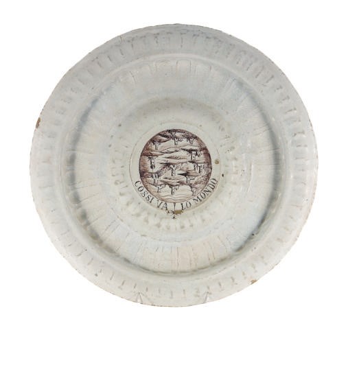 AN ITALIAN MAIOLICA CHARGER,