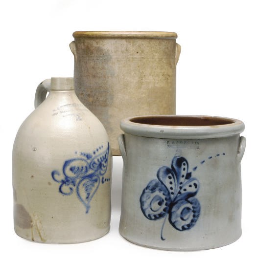AN AMERICAN SALTGLAZE STONEWARE JUG AND TWO CROCKS,
