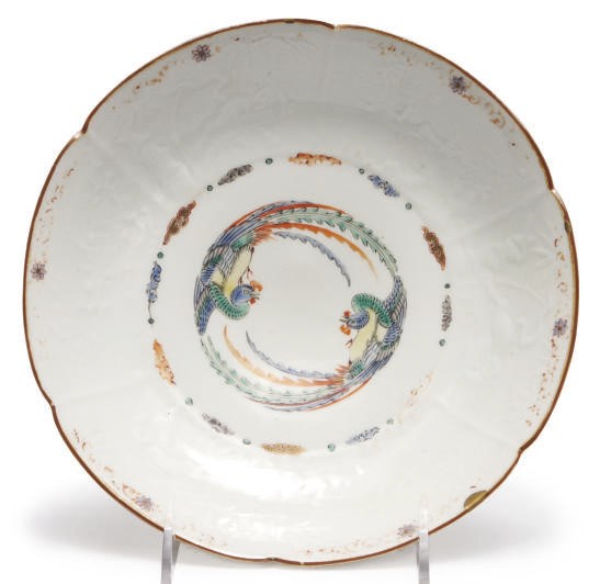 A JAPANESE PORCELAIN KAKIEMON DISH,