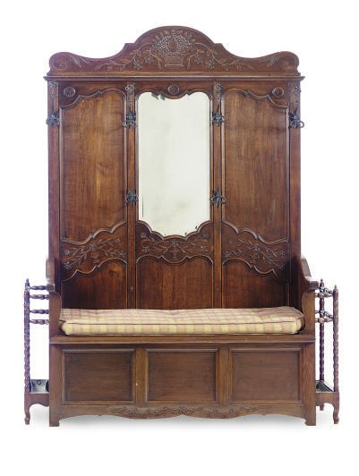 AN OAK HALL BENCH,