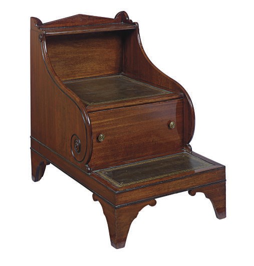 A REGENCY MAGHOANY BEDSTEPS,