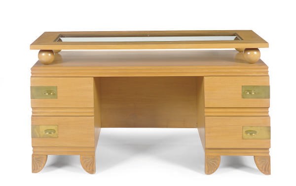 AN AMERICAN BRASS-MOUNTED BLOND MAHOGANY DRESSING TABLE,