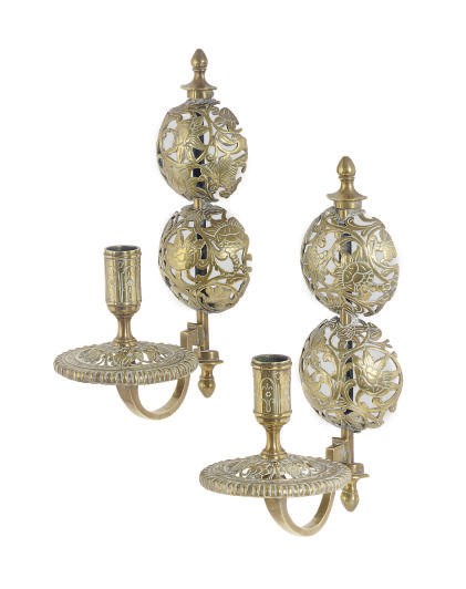 A PAIR OF BRASS WALL LIGHTS,