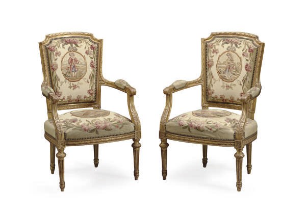 A PAIR OF FRENCH GILTWOOD AND TAPESTRY UPHOLSTERED FAUTEUILS,