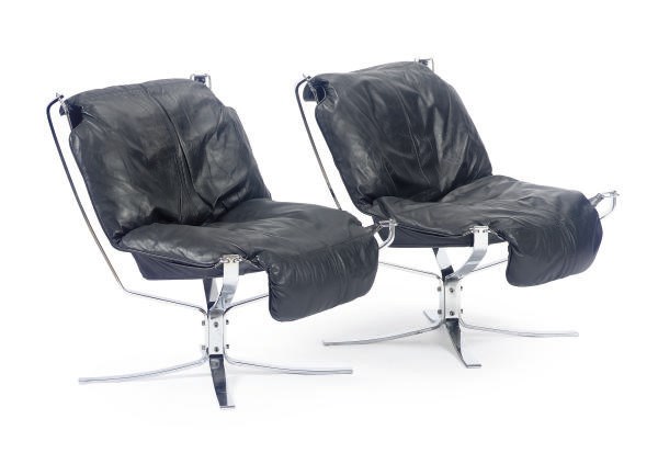 A PAIR OF NORWEGIAN CHROMED-METAL AND LEATHER 'FALCON' CHAIRS,
