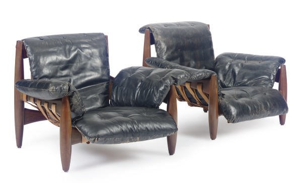 A PAIR OF TEAK AND LEATHER 'SHERIFF' CHAIRS,