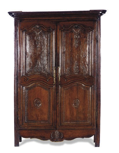 A FRENCH PROVINCIAL OAK AND CHESTNUT ARMOIRE,