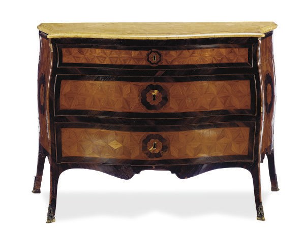 A NEOPOLITAN AMARANTH, TULIPWOOD AND PARQUETRY MARBLE TOP COMMODE,