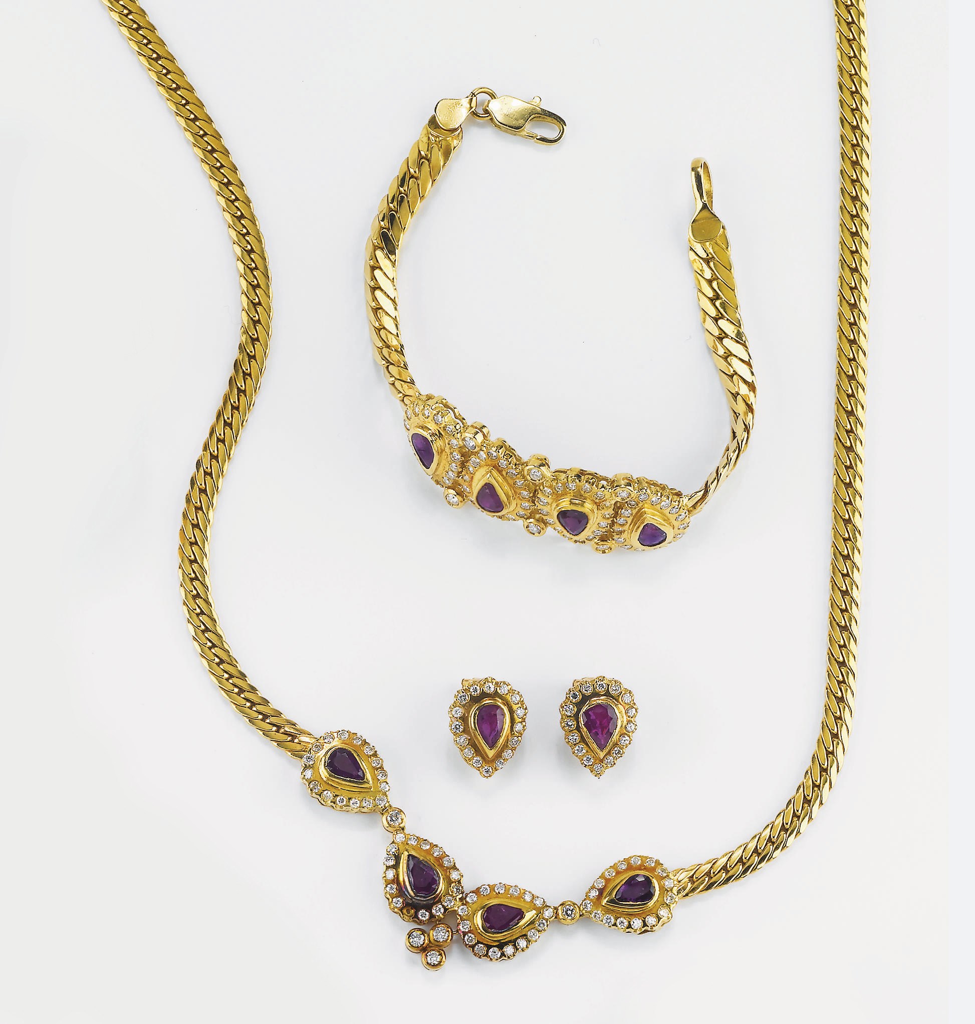 PARURE CON RUBINI E BRILLANTI