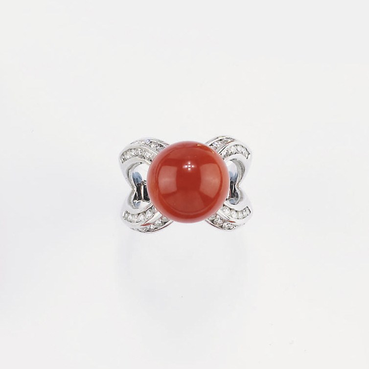 ANELLO CON CORALLO E BRILLANTI, FIRMATO CHANTECLER