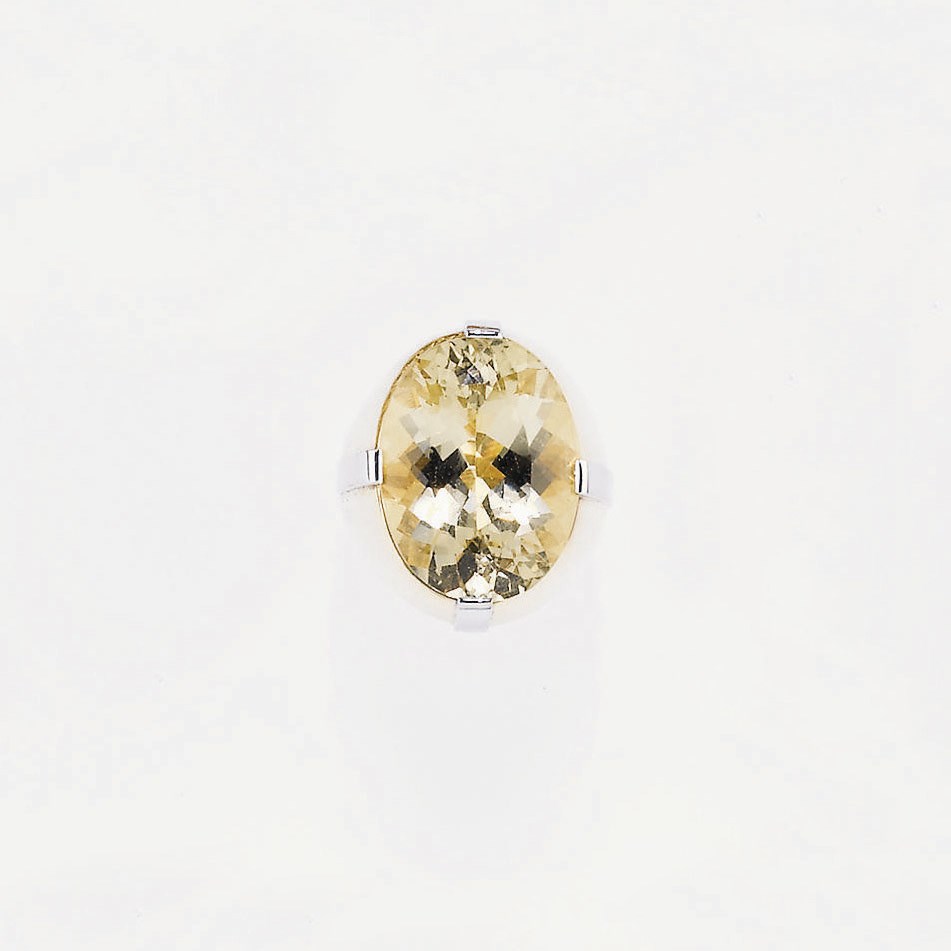 ANELLO IN ORO CON BERILLO DORATO, FIRMATO CAZZANIGA
