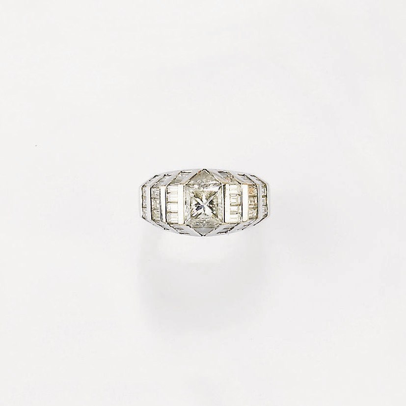 ANELLO IN ORO E DIAMANTI
