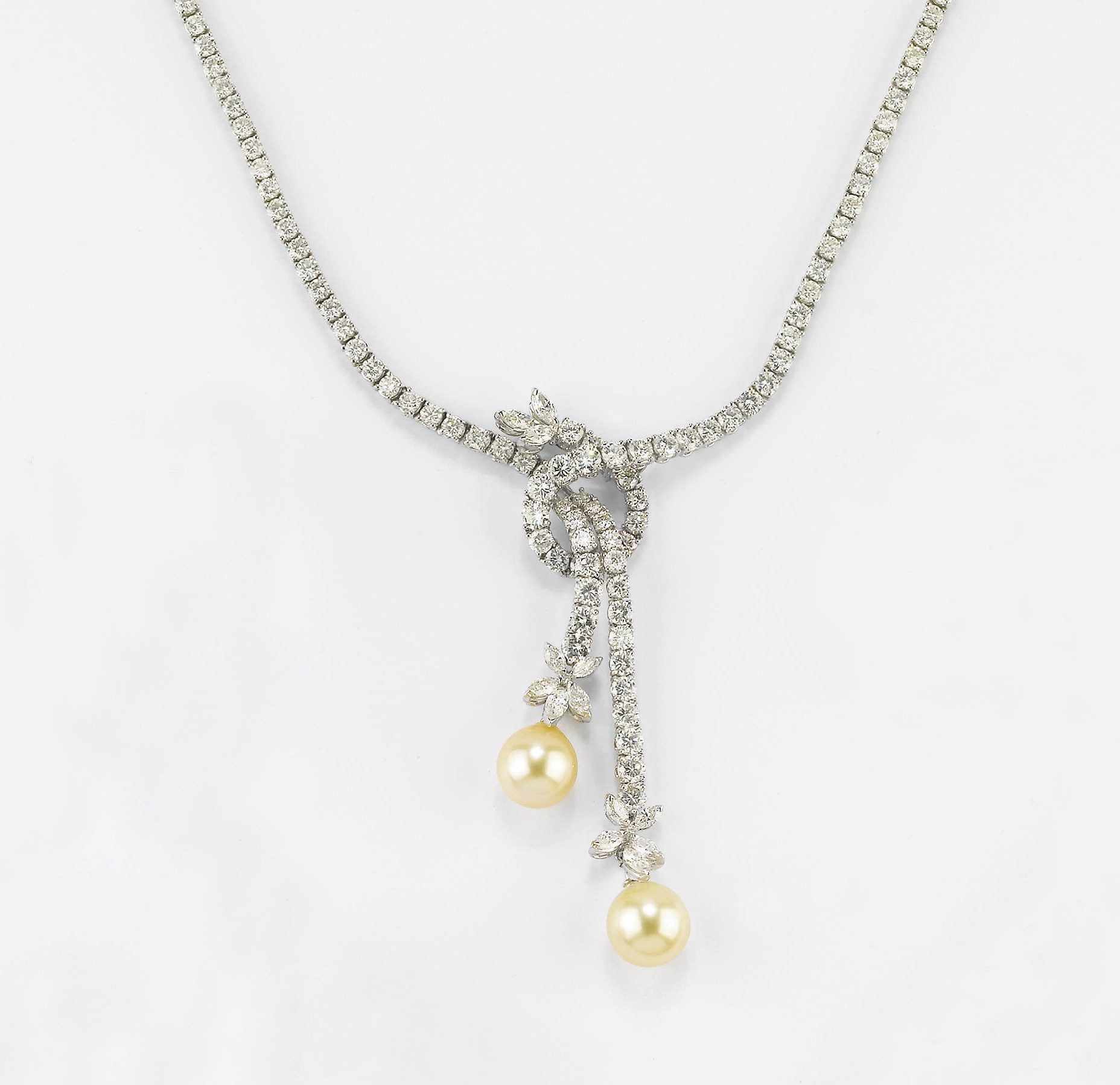 COLLANA IN BRILLANTI E PERLE GOLDEN COLTIVATE, FIRMATA CHANTECLER