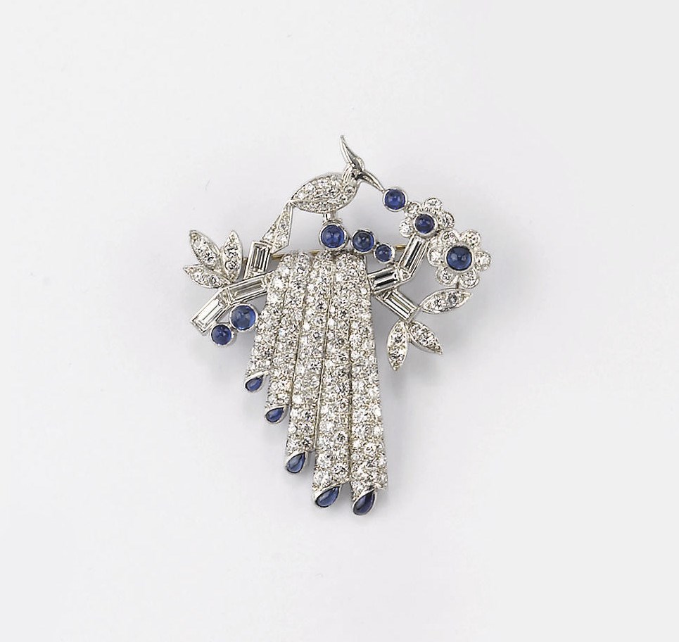 SPILLA IN PLATINO CON BRILLANTI E ZAFFIRI, FIRMATA TIFFANY & CO.