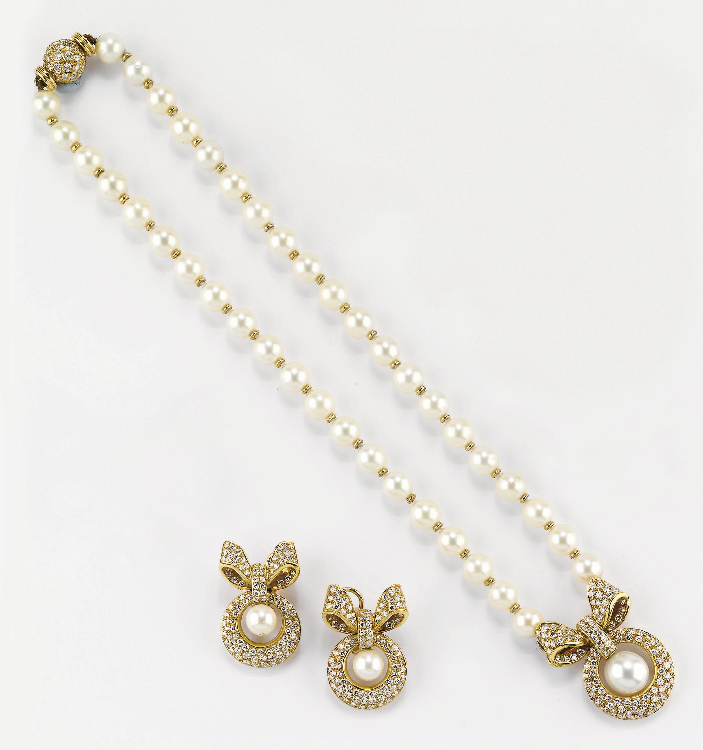 PARURE IN ORO, PERLE COLTIVATE E DIAMANTI