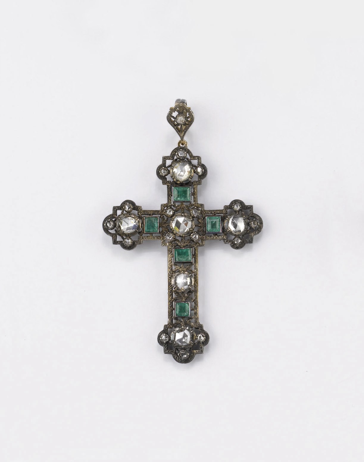 ANTICA CROCE CON DIAMANTI E SMERALDI
