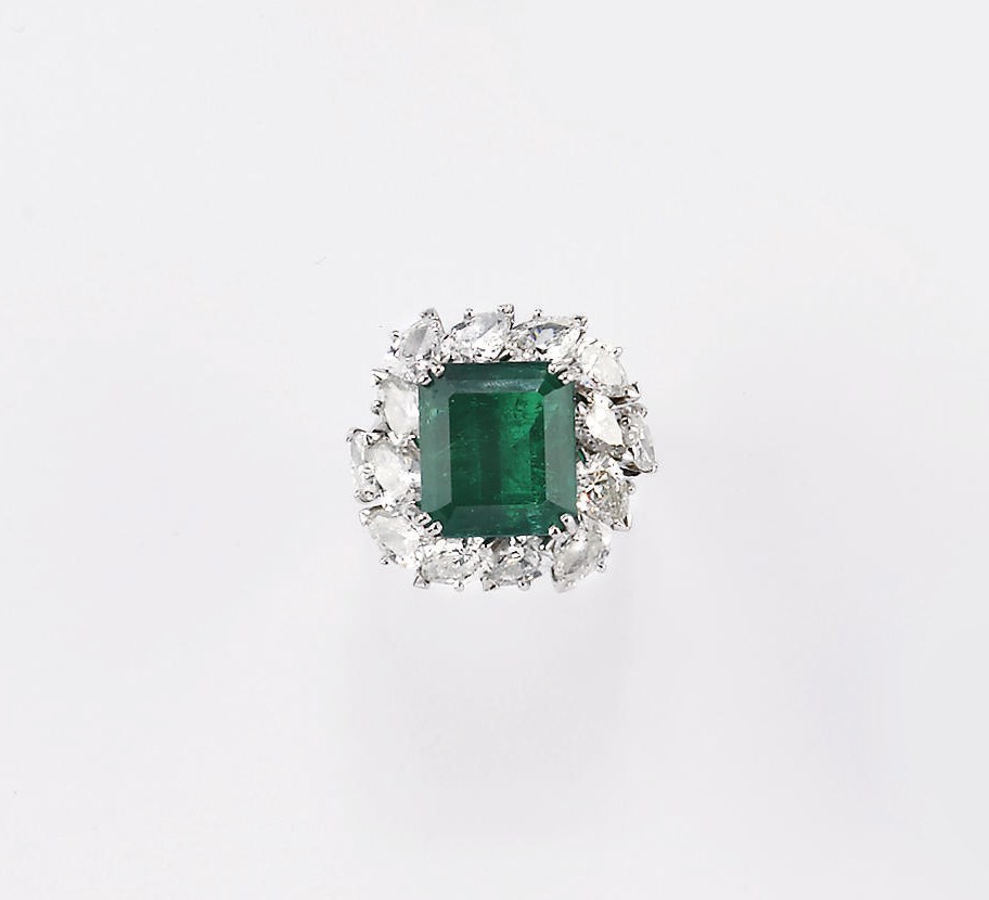 ANELLO CON SMERALDO E DIAMANTI, DI VENTRELLA