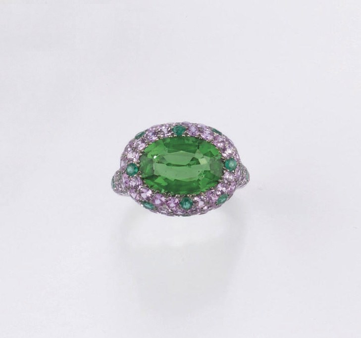 ANELLO CON MOLDAVITE E ZAFFIRI ROSA, FIRMATO MICHELE DELLA VALLE