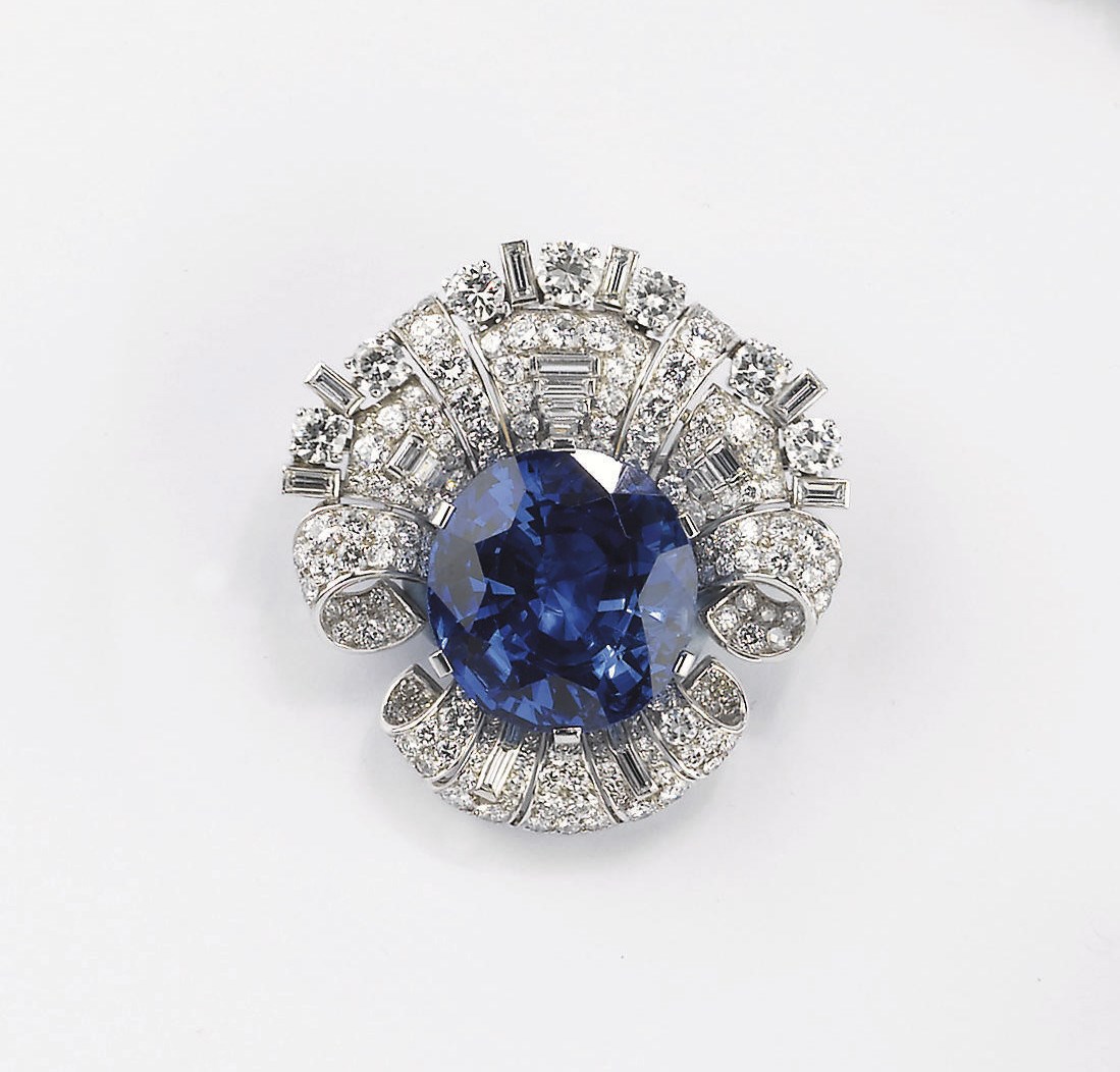 SPILLA CON ZAFFIRO E DIAMANTI, PROBABILMENTE BULGARI