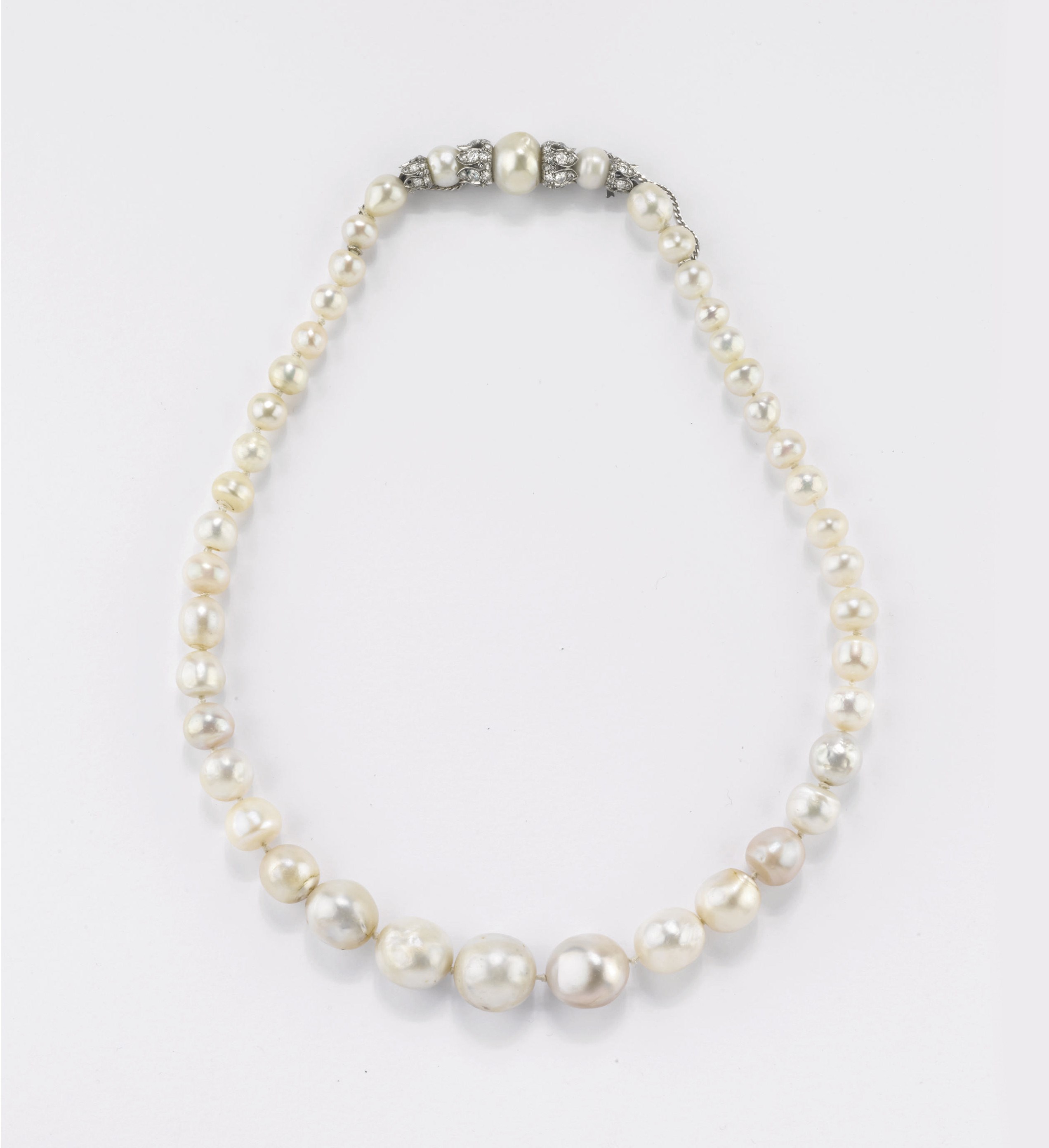 COLLANA IN PERLE NATURALI E DIAMANTI