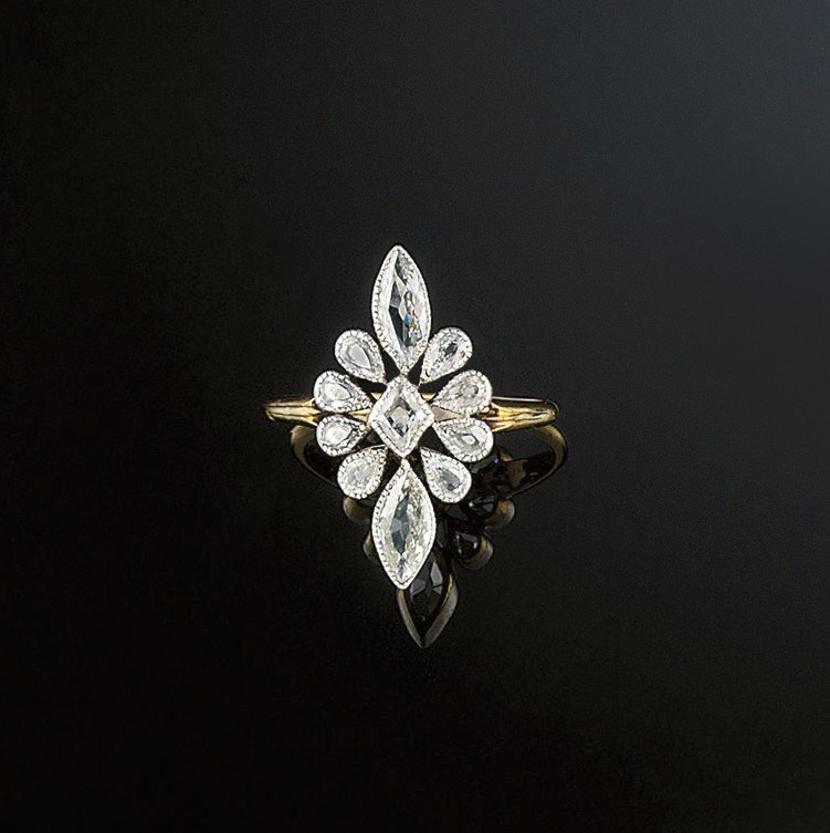 A diamond cluster ring