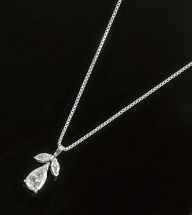 A diamond pendant necklace