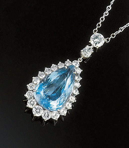 An aquamarine and diamond pendant necklace