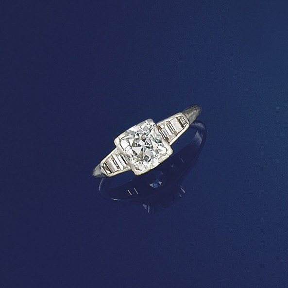 A diamond single stone ring