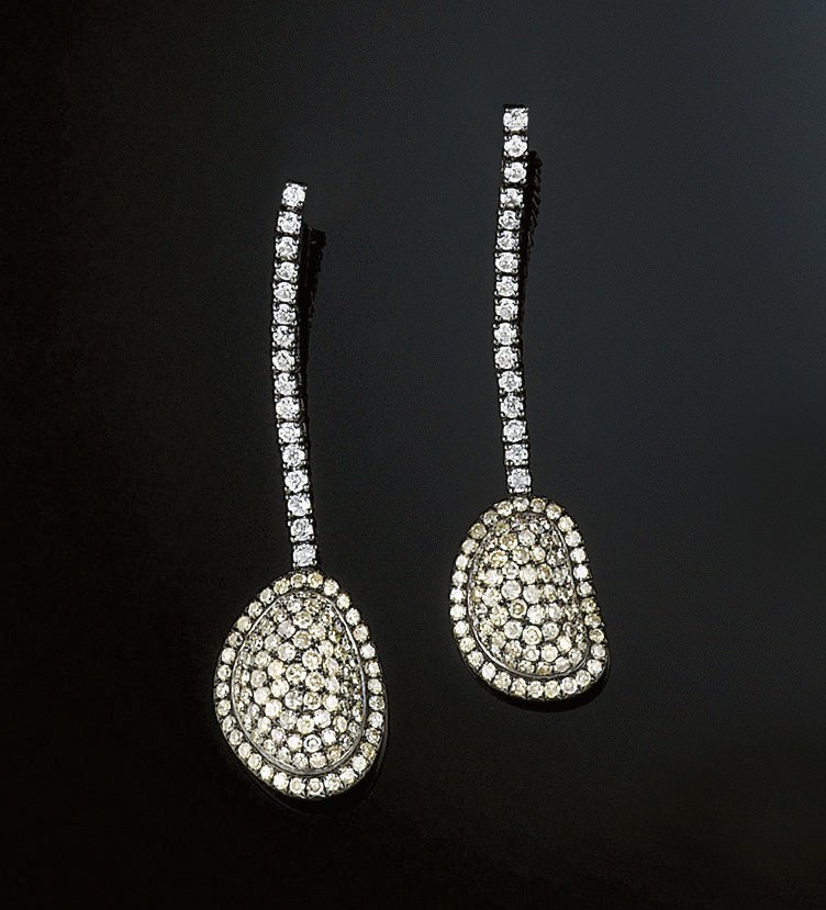 A pair of diamond earpendants
