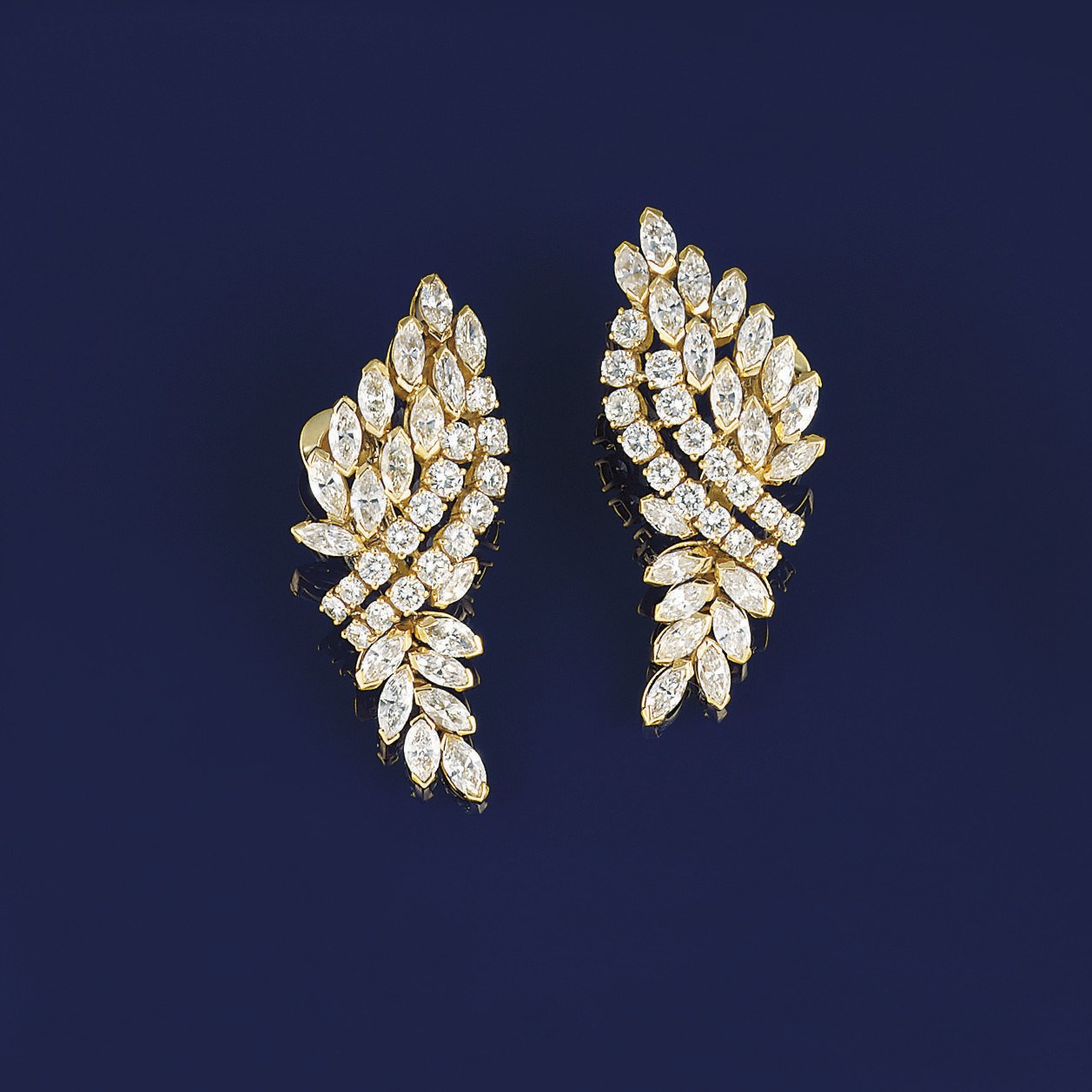 A pair of diamond earpendants