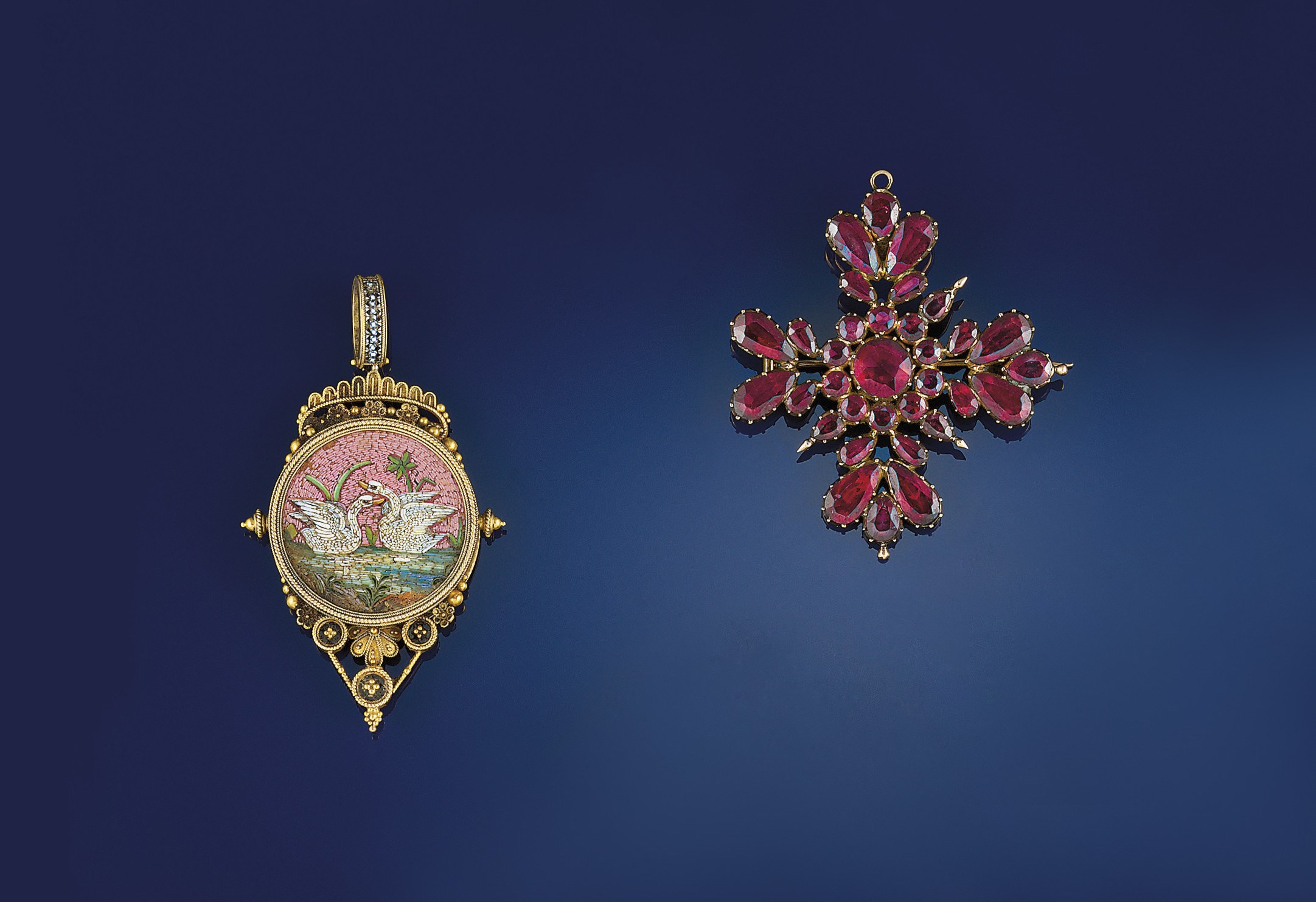 A 19th century gold, Italian mosaic pendant and a garnet brooch