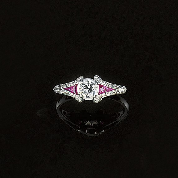 A DIAMOND AND RUBY RING