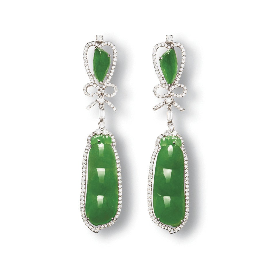 A PAIR OF JADEITE AND DIAMOND EAR PENDANTS