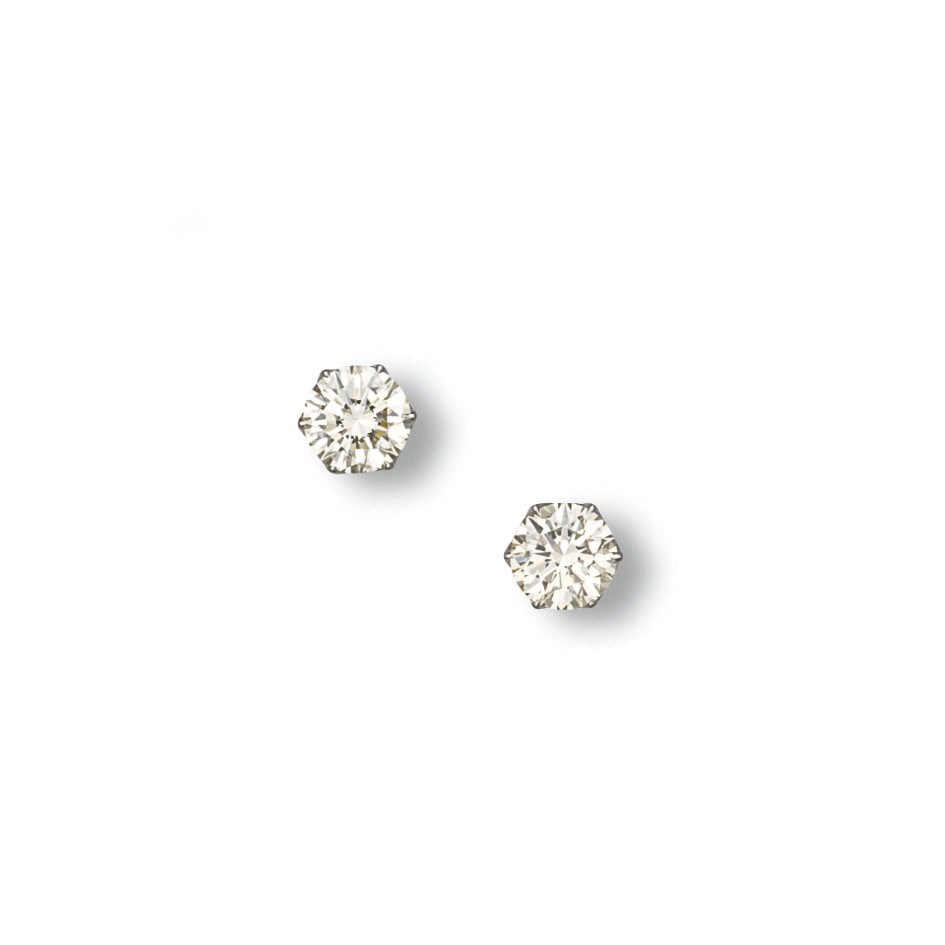 A PAIR OF DIAMOND EAR STUDS