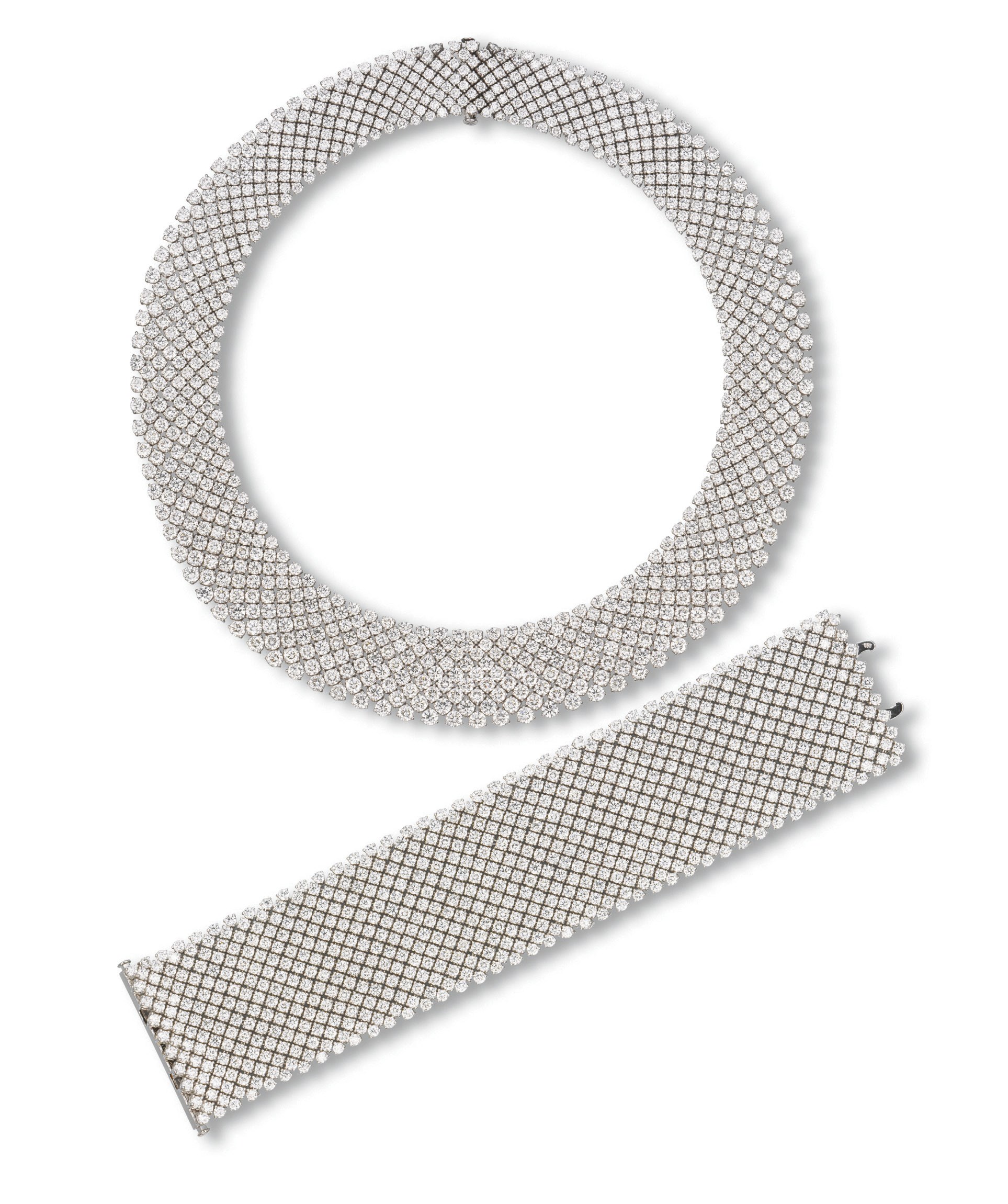 A SUITE OF DIAMOND JEWELLERY