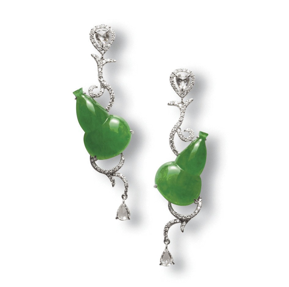 A PAIR OF JADEITE AND DIAMOND EAR PENDANTS