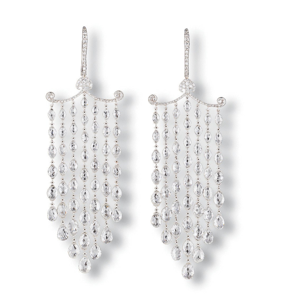 A PAIR OF DIAMOND EAR PENDANTS