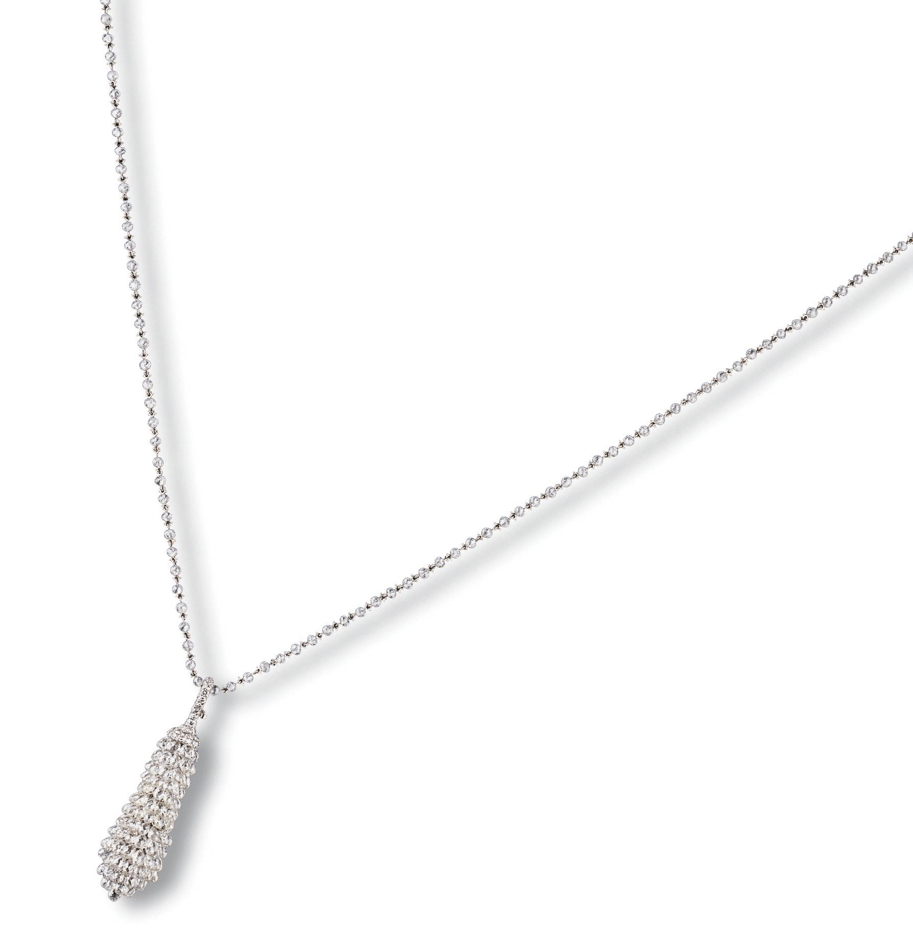 A DIAMOND PENDENT NECKLACE